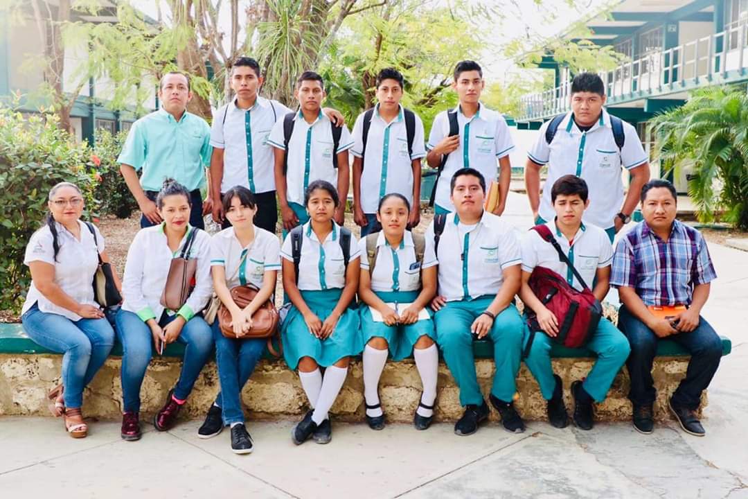 cobacamoficial's tweet photo. La directora general del #COBACAM deseó mucho éxito a los 24 alumnos de la institución educativa que presentaron examen para obtener una de las 10 becas que ofrece la Universidad de Monterrey (UDEM), de la Fundación Linde Scholars. https://t.co/C7VtxVBB6B