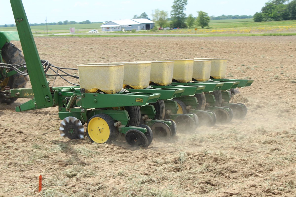 GatewayFS's tweet image. Today we were able to get a test plot in at one of our patrons fields in Monroe County. In this test plot we have planted InVision, Dekalb &amp;amp; different competitor brands. #FSInVision
