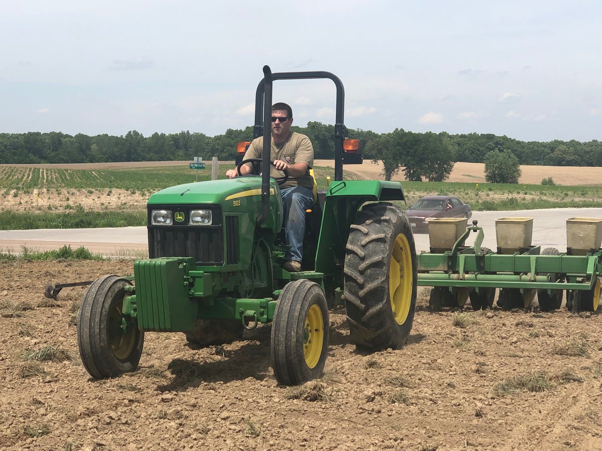 GatewayFS's tweet image. Today we were able to get a test plot in at one of our patrons fields in Monroe County. In this test plot we have planted InVision, Dekalb &amp;amp; different competitor brands. #FSInVision