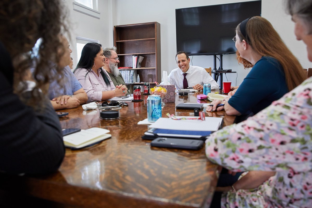 UofOklahoma's tweet image. On his first day in office, Interim President Harroz is meeting with students, faculty and staff on the Norman and HSC campuses.