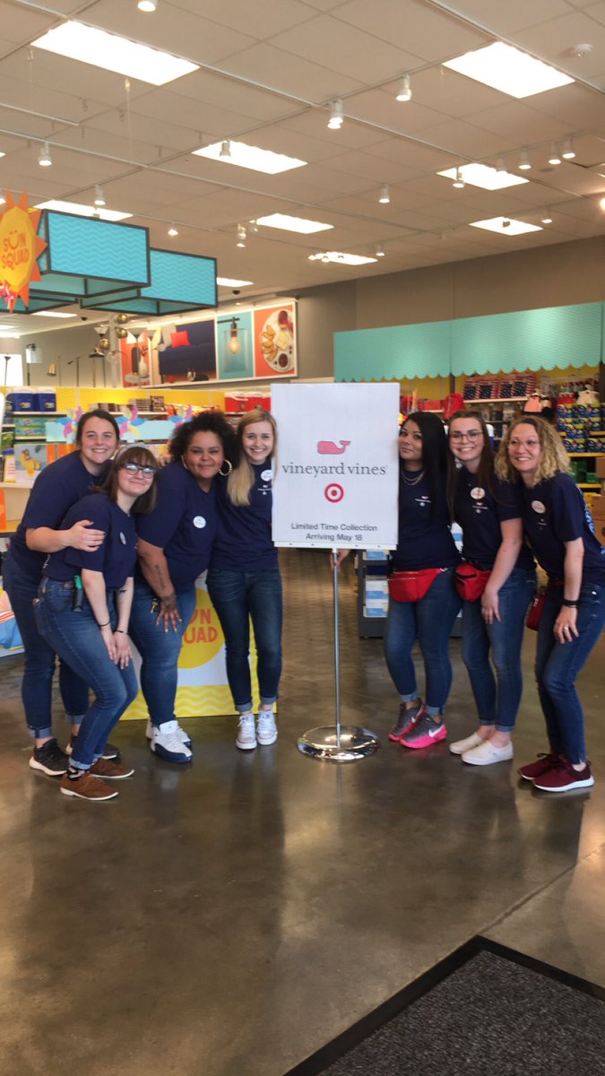 We are ready for #VineyardVines here at #t2867 <a href="/katttt_miller/">Kat Miller</a> <a href="/kt_ratchford/">Katie Ratchford</a> <a href="/JillRedmond12/">Jill Redmond</a> @ellielax6 <a href="/Crawdaddy247/">Dustin Crawhorn</a> <a href="/Abowman121/">Alex Bowman</a>