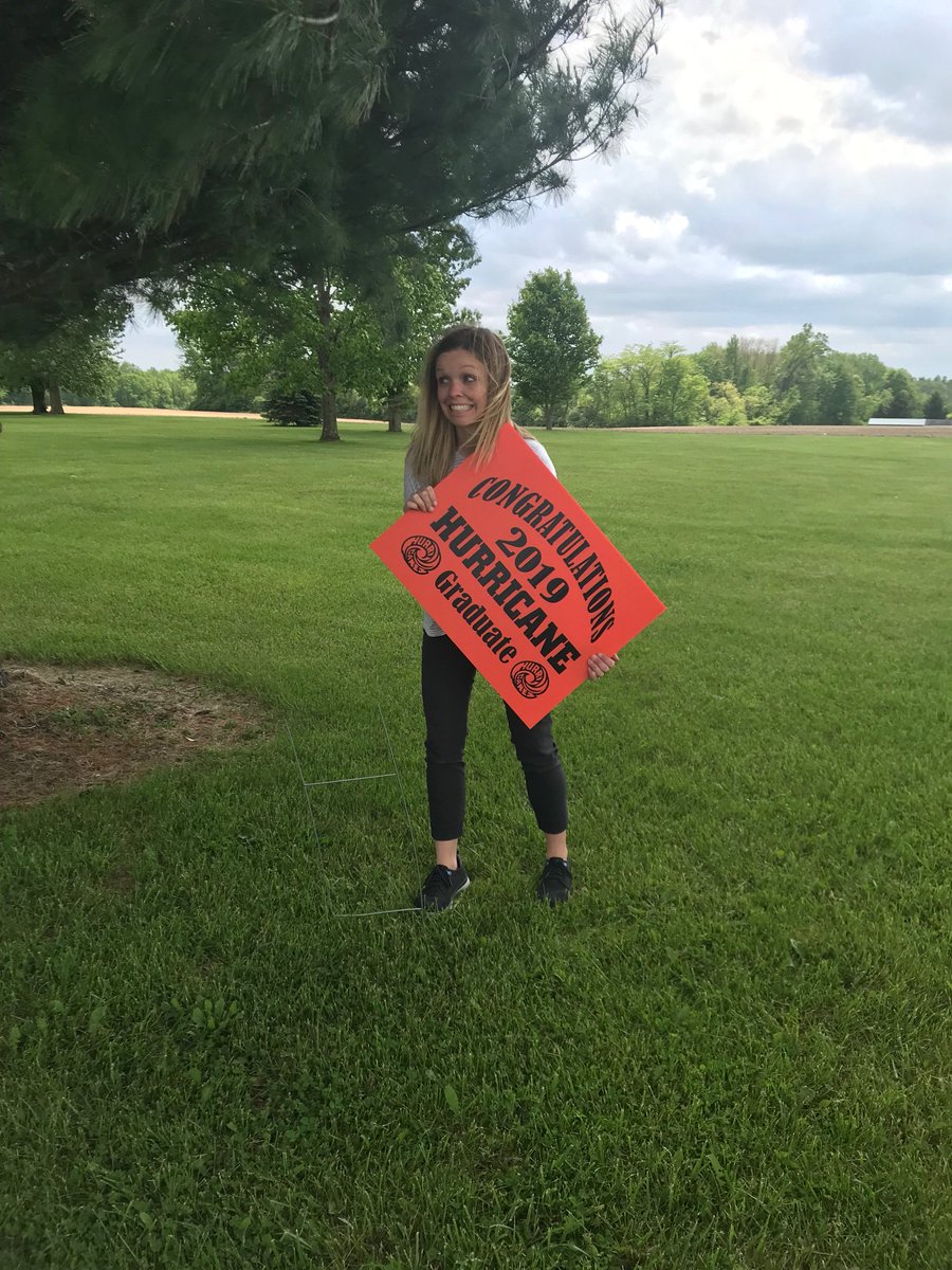 First try and Spires broke the sign. #oops #gradsignblitz <a href="/mackenzieannnnn/">mackenzie patterson</a>