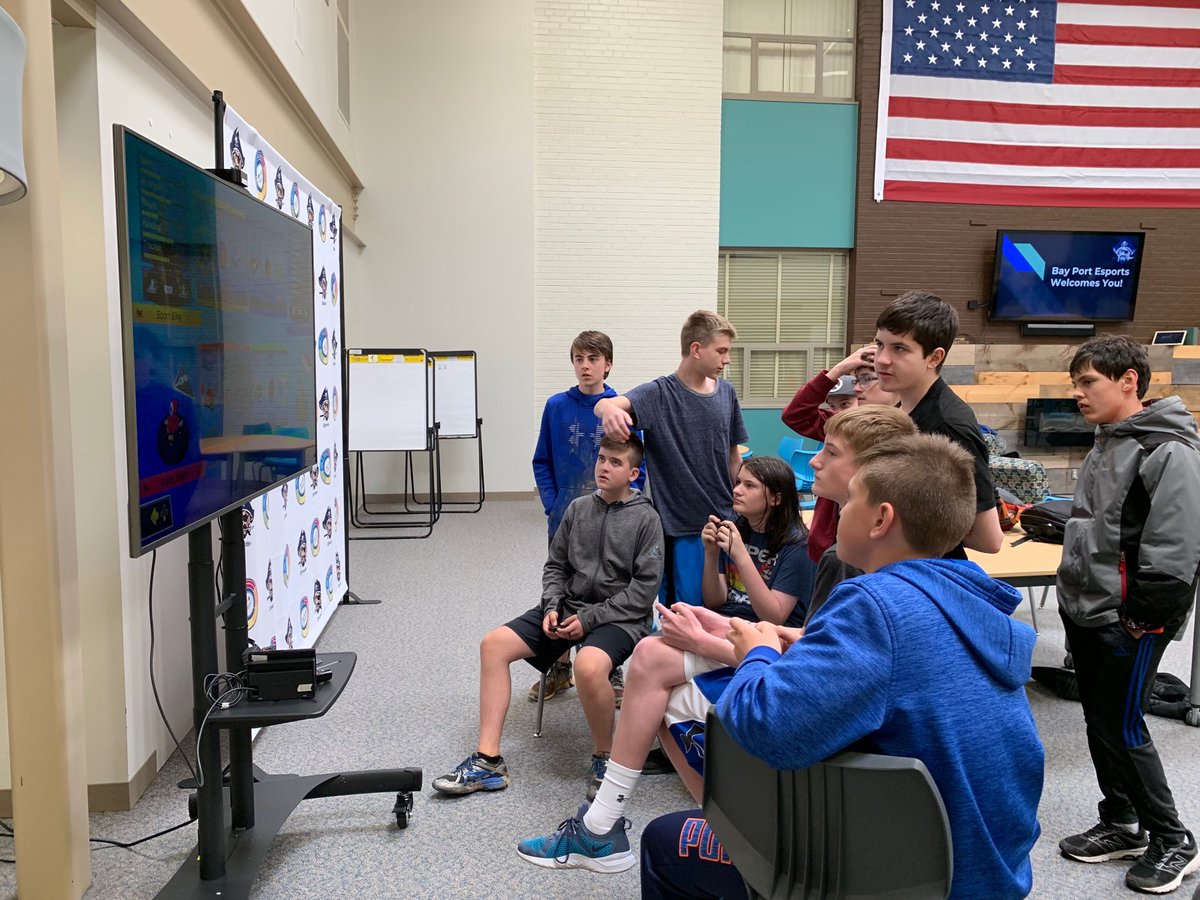 HubbleMath's tweet image. From the caves to Mario Cart. Esports comes to Bay View. Thanks to Bay Port’s eSports Team! @hssdbv @hssd
