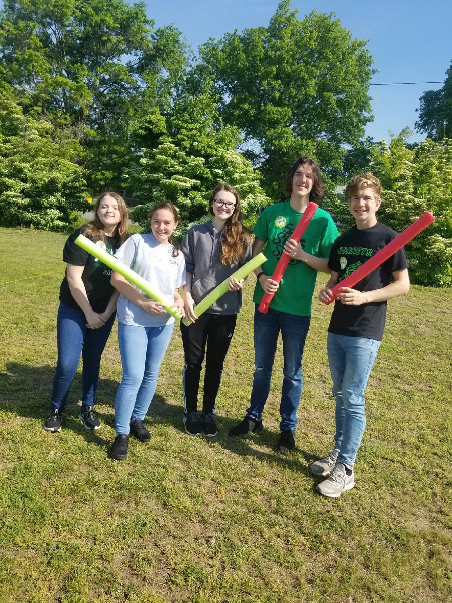 ederkjoseph's tweet image. Members of NHS, Student Council and Black History Club volunteered @EmmonsSchool Field day. #rolemodelsmatter #pembertonpride