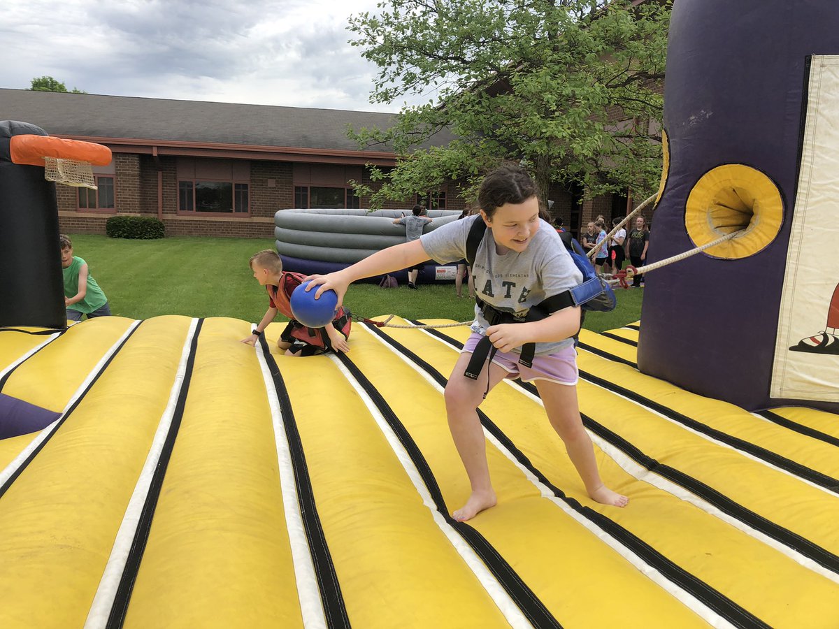 Mrs_Crull's tweet photo. Field Day! https://t.co/XzkbhaQMAo
