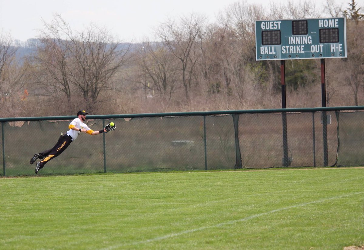 MWUtrip's tweet image. Another awesome image #robbed #slowpitch #playusssa #usssasp