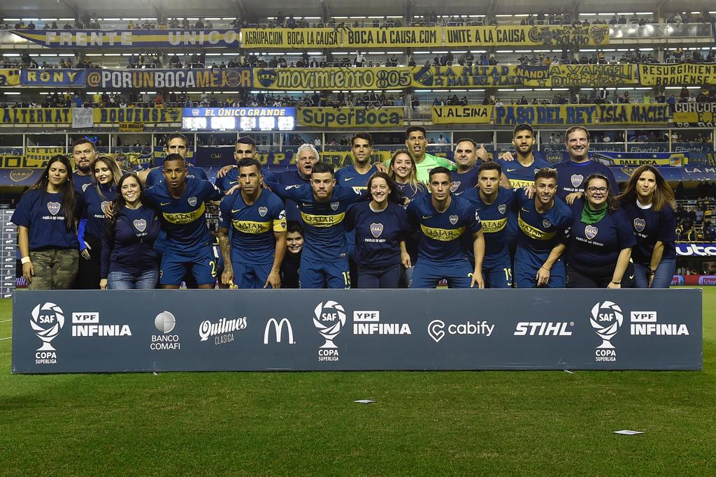mcattarossi's tweet photo. Saliendo a la cancha con los jugadores de Boca!!! https://t.co/GfD45hg0xc