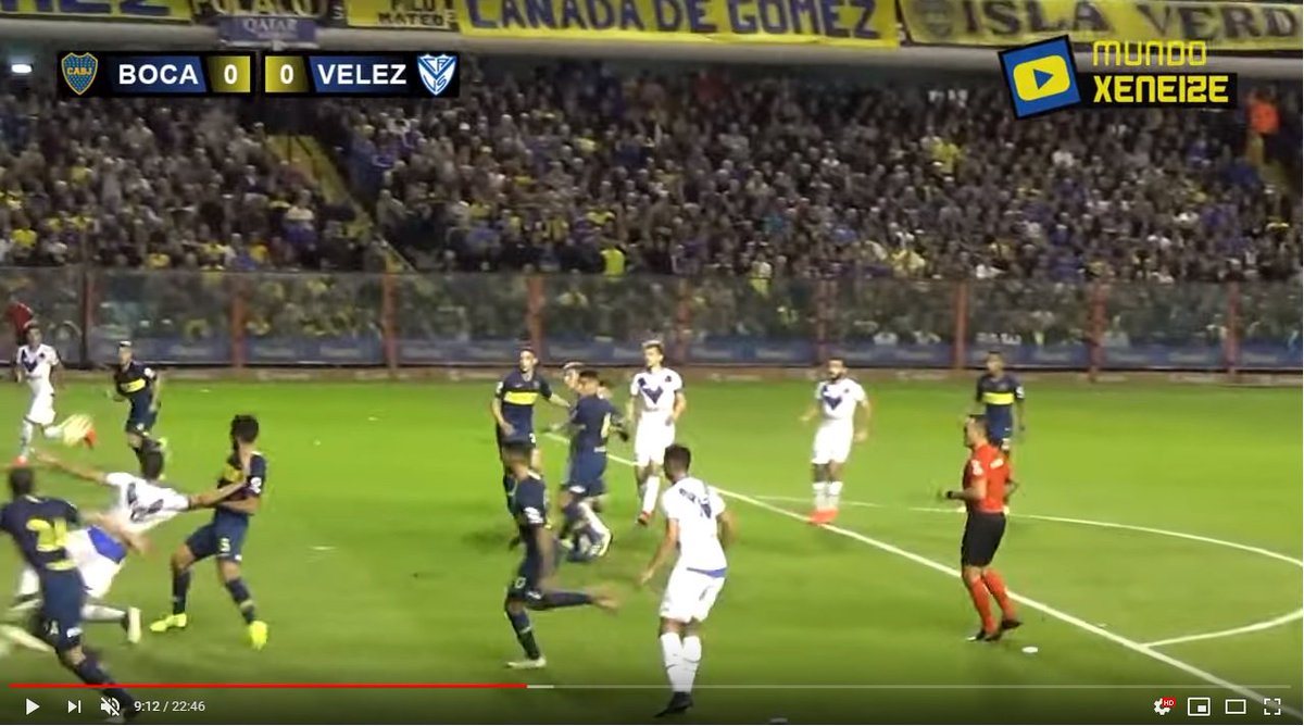 MundoXeneize's tweet image. 🧐🧐La polémica jugada de la noche muestra que Laso y Mas se estaban agarrando de la camiseta.