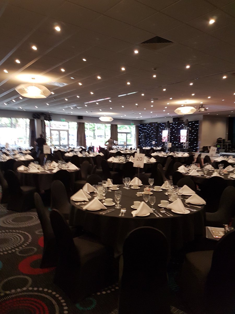 Setting up ahead of tonight's awards! #LogisticsAwards19 <a href="/logistics_forum/">Northants Logistics Forum</a>