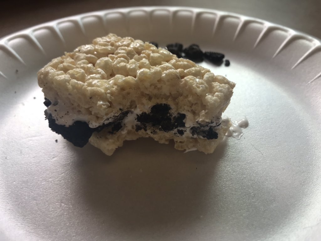 BsquaredMES's tweet photo. Yesterday was our edible sedimentary rock investigation! 🔎Check out those layers! https://t.co/ySXeaFob14