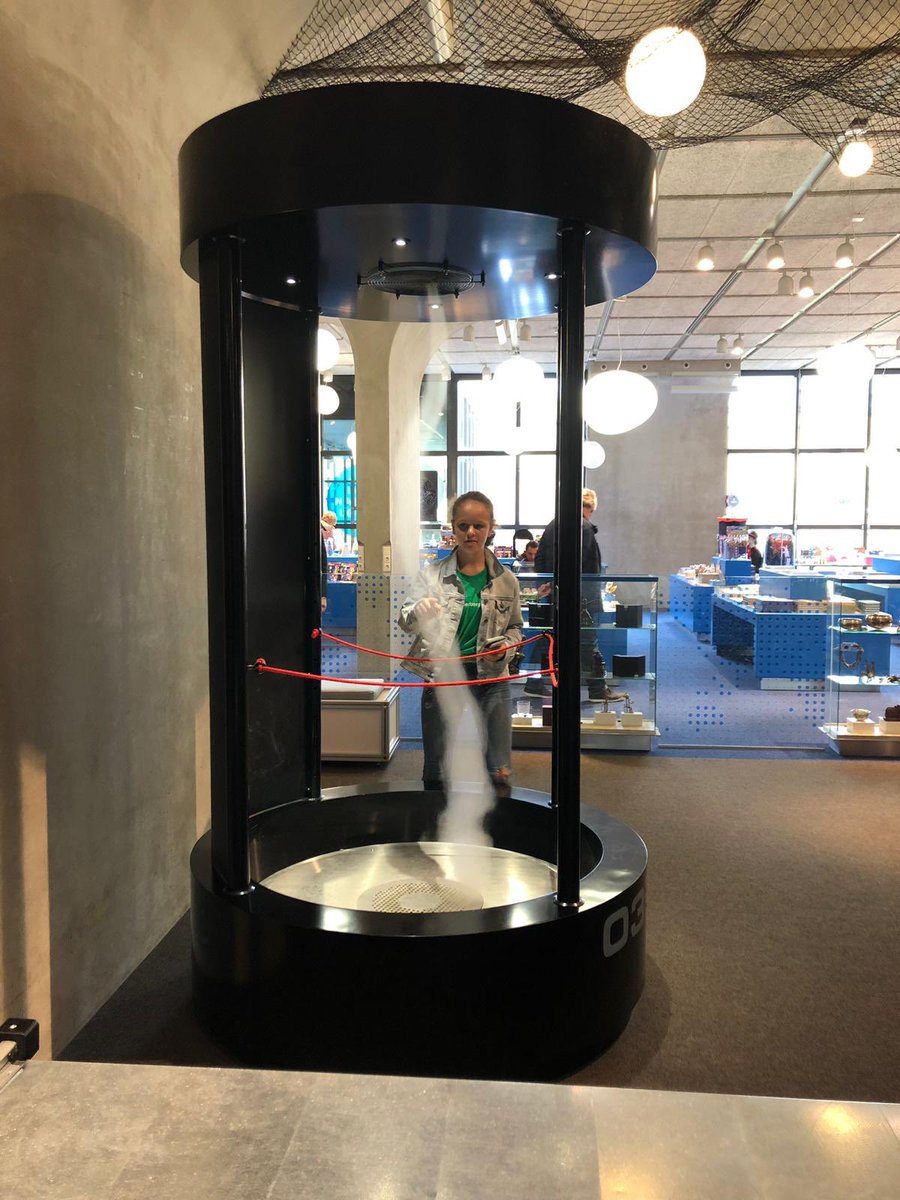 Onze Domeinklas werd vandaag tweede in de landelijke finale van de Gravity Challenge! We hadden een geweldige dag in Den Haag: in de Apple Store waar de bekendmaking was, maar ook bij het <a href="/Museon/">Museon-Omniversum</a> en het <a href="/Omniversum/">Omniversum</a>.