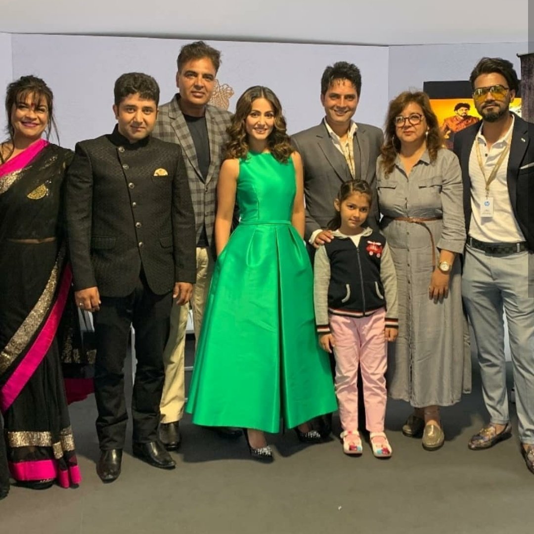 Hinakhan At The poster launch of her debut Film 'Lines'❤
@eyehinakhan @Rahatkazmifilms @HusseinKhan72
@JJROCKXX 
#HinaKhan #lines #posterlaunch #HinaKhanAtCannes2019