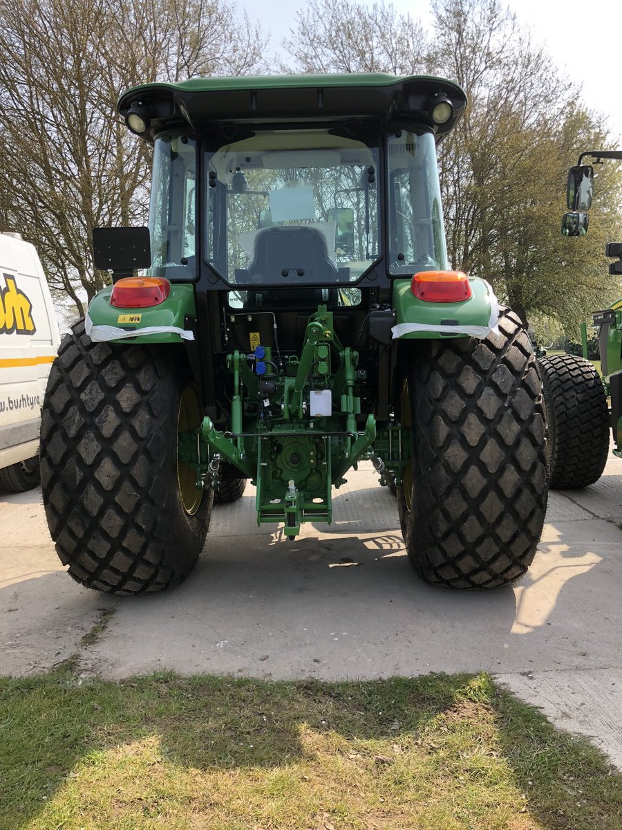 BushTyres's tweet photo. More new O.E Grassland Conversions on these #Johndeere 5075E Tractors fitted by our Sleaford and #Bushoe2 teams @BKTtires https://t.co/ltKNqZbKBp