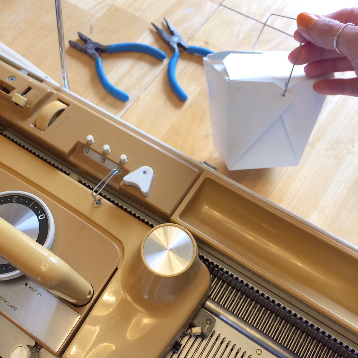 machineknits's tweet image. I had some people message me about the row counter I made out of a take away box.  This is what I used.  It hooks underneath, and I left some leeway so it can lift and turn out of work when necessary 👍🏻 

#knittingmachine #knitting #singermachine #RochesterNY