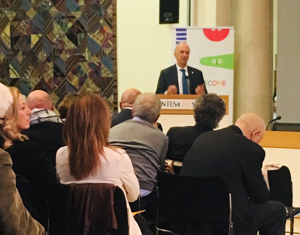 Oggi <a href="/intesasanpaolo/">Intesa Sanpaolo</a> ha presentato #Webecome in presenza del Ministro dell’Istruzione <a href="/bussetti_marco/">Marco Bussetti</a>. Un servizio a supporto di genitori e insegnanti x la prevenzione e il contrasto dei disagi dei bambini webecome.it #impact  #proud <a href="/Logotel/">Logotel</a>