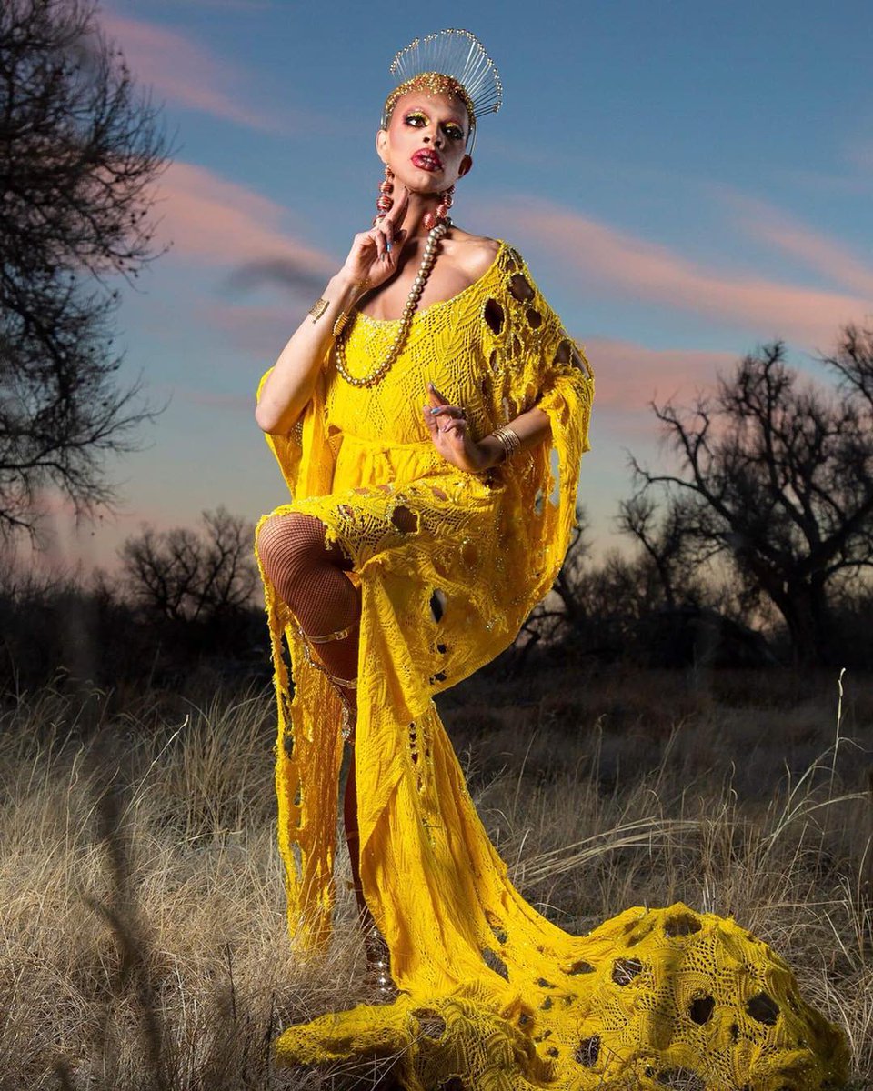 xfanxo's tweet photo. You are a true queen 👑 #TeamYvie https://t.co/VfN3bVfZ29
