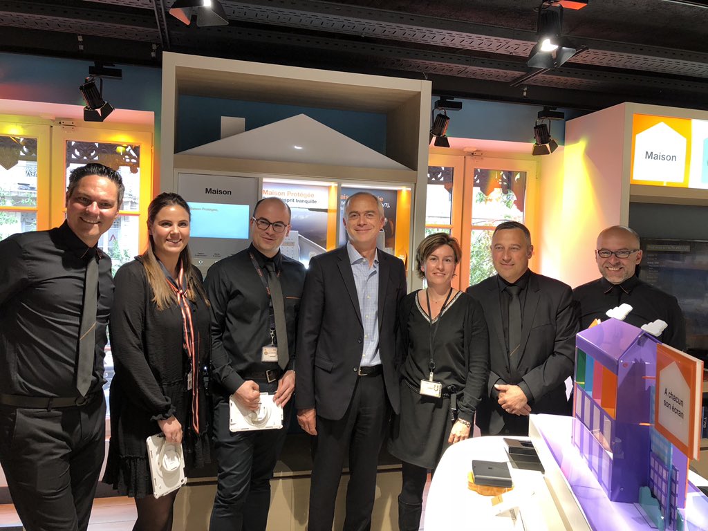 rfernandez's tweet photo. Belle journée d’échanges avec les équipes @Orange à #Lyon, unités d’intervention et pôle fibre, entrepôt central de #Satolas, équipes achats, finances et audit, boutique #multiservices avec nos nouvelles offres...Tous les métiers et toutes les équipes mobilisés pour nos clients! https://t.co/Rf1Sf9rjOQ