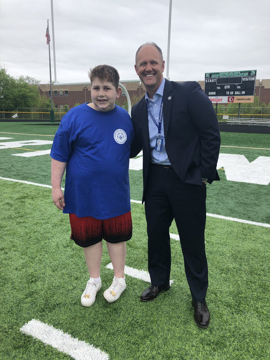 AdamFineske's tweet image. So excited to join in and cheer on these amazing @SylvaniaSchools competitors at today’s Special Olympics “Project Unified” Track Meet!  A big thank you to @TPSProud for including us this year! These amazing @NVHSWildcats truly show us all just how...#SylvaniaWorks