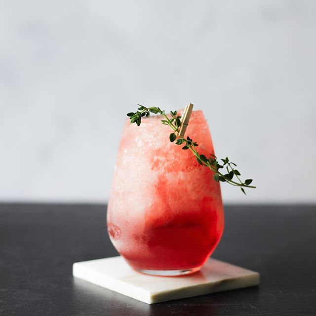One of our favourite cocktails to make with our new gin is a Pink Grapefruit Frosé. This boozy little number is a great party cocktail and perfect for the summer. Find the recipe on The @sevenoaksmums blog now ❤️ who’s gonna try it?
.
.
.
.
.
#pinkgrapef… bit.ly/2Q7huu0