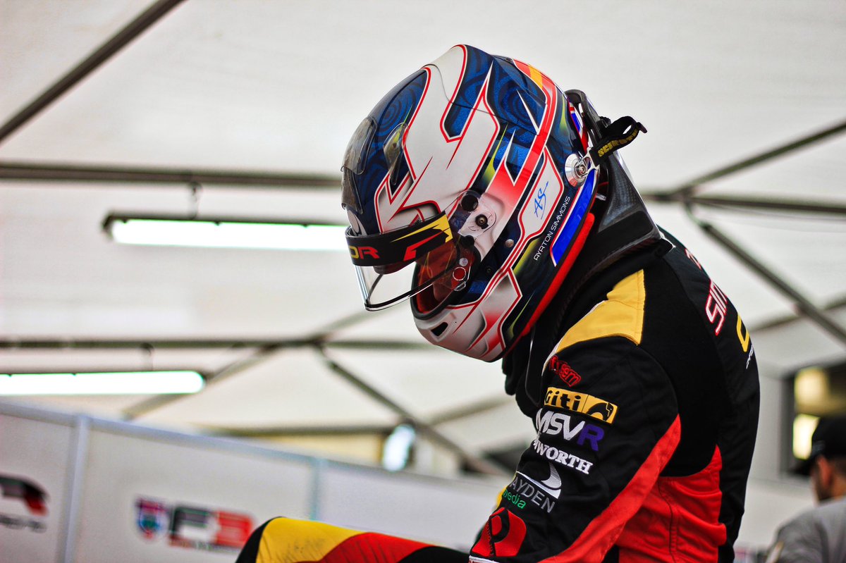 CDR_UKRaceTeam's tweet image. ‼️BREAKING NEWS‼️
 @ayrton_simmons makes history! 
Setting the new quickest lap time around Snetterton in a @BRDCBritishF3  car 😅 
⏱1:42.284 seconds 👌🏼
Testing finished for the day now to get ready for qualifying and race 1 tomorrow! 
Timetable to follow..
#racing #f3 #history