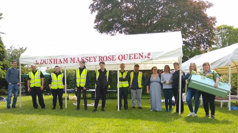 Dunham Rose Queen tweet media