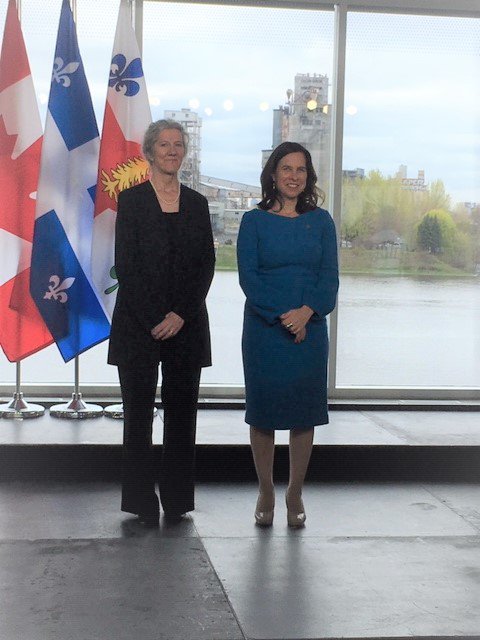 esmtl's tweet photo. Nos sincères félicitations à Édith Cyr, présidente de notre CA et D.G. de @Batirsquartier, nommée aujourd'hui Chevalière de l’Ordre de #Montréal. Son profond engagement, son dynamisme et sa rigueur lui valent la plus haute distinction de la @MTL_Ville. #polMtl #polmun #SoMtl https://t.co/byCo4zRoIu