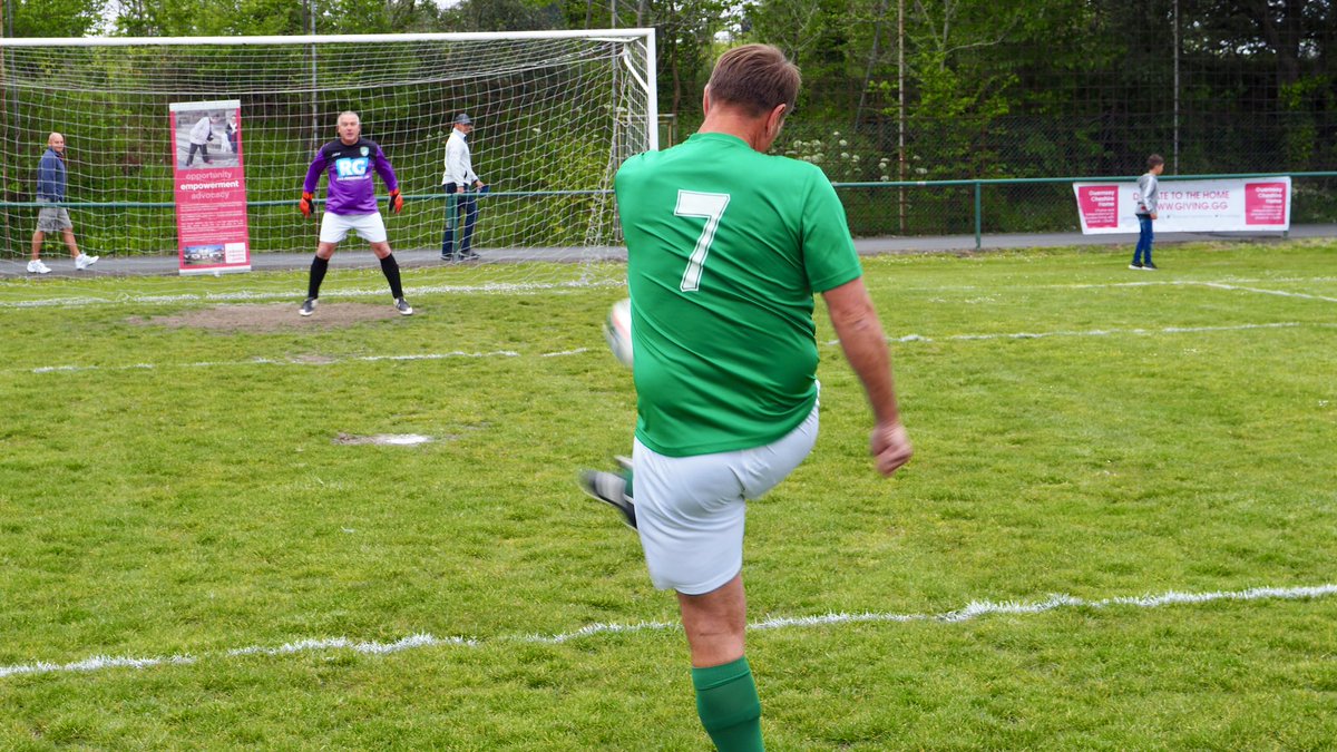 .<a href="/mattletiss7/">Matt Le Tissier ✝️</a>, back in a Guernsey shirt to face Jersey for the first time in 34 years 🙌