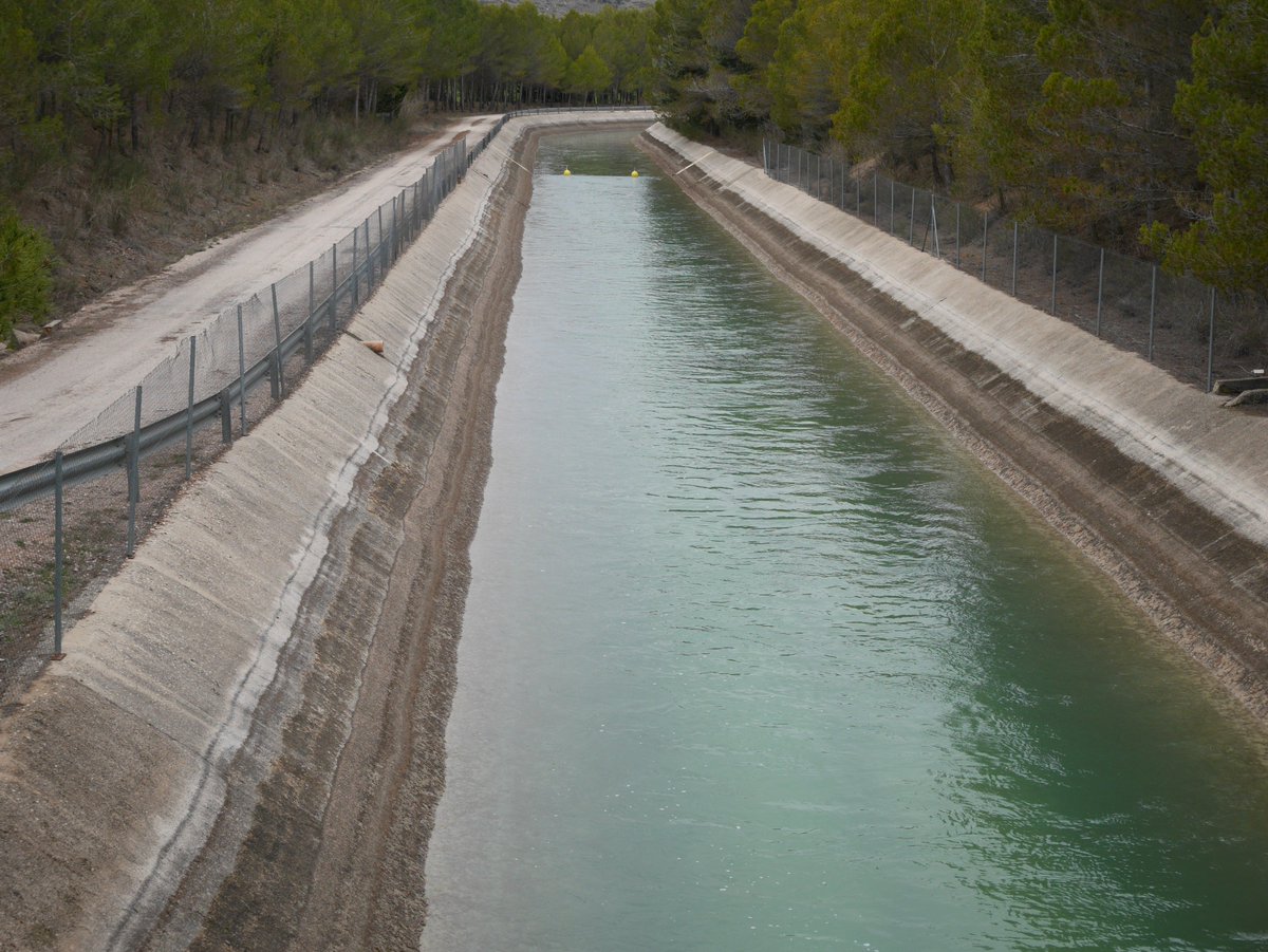🔴#DIRECTO El #TrasvaseTajoSegura vuelve a DESANGRAR y SAQUEAR al río Tajo y la cabecera a razón de :
-20.000 litros por segundo
-1.200.000 litros al minuto
-72.000.000 de litros a la hora
-1.728.000.000 de litros al día
Mucho más de lo que consume en 24h la Com. de Madrid