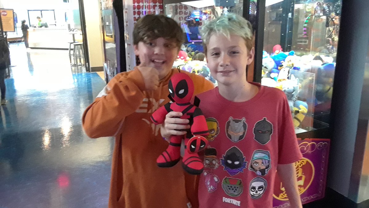 SusanMoneyhon's tweet photo. @BluebonnetLions Bluebonnet   millionaires having fun at Main Event! #bbproud #LockhartLeading https://t.co/cPomdbFRHs