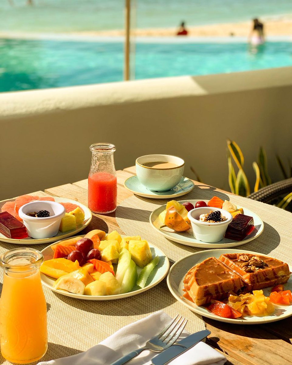 Cuando visites <a href="/PlayaDelCarmen_/">playadelcarmen_</a>, date la oportunidad de explorar los ricos sabores de esta pequeña y chic ciudad 🍲 ✨ 

📸: carol.oliveira.br/IG