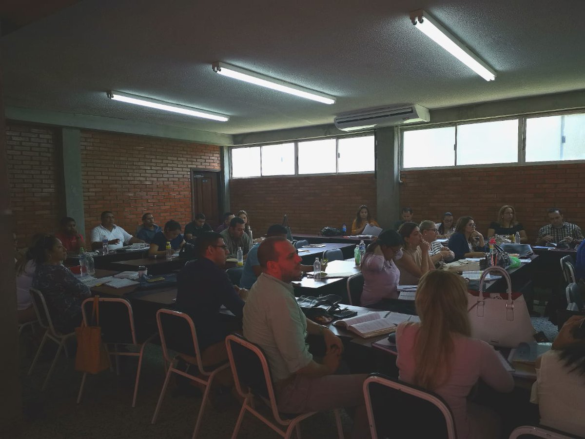 EscuelaHonduras's tweet photo. #DiplomadoEnDerechoProbatorioEnMateriaCivil #SeccionD #ModuloV: Manejo de Medios Probatorios: Interrogatorio de Partes y Reconocimiento Judicial, dirigido a Funcionarios del @PJdeHonduras #LaCeiba impartido por la Mag. Marlene Suyapa Pérez https://t.co/DmisDK3rxf