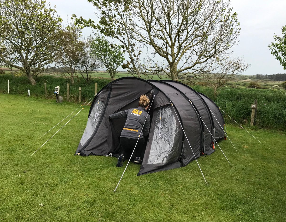<a href="/CrysMelyn/">Crys Melyn Cycling</a> HQ for the Tour of Pembrokeshire weekend. <a href="/DerekTheWeather/">Derek Brockway - weatherman</a> I hope this rain is passing through!! #cycling #Pembrokeshire