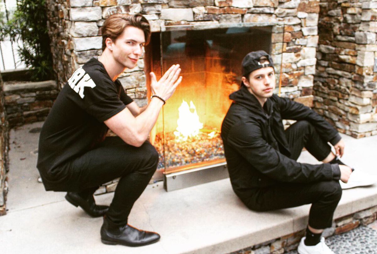 iamnoahdevore's tweet image. my new song out now with @IamJustinBurke —&amp;gt; threeguests.com