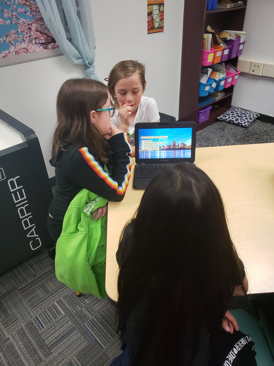 talamantesmrs's tweet photo. Presenting our state reports today to 3rd and 5th graders. @Halversontweets @TonnieAtHeart https://t.co/KhRZ0j4Ns8