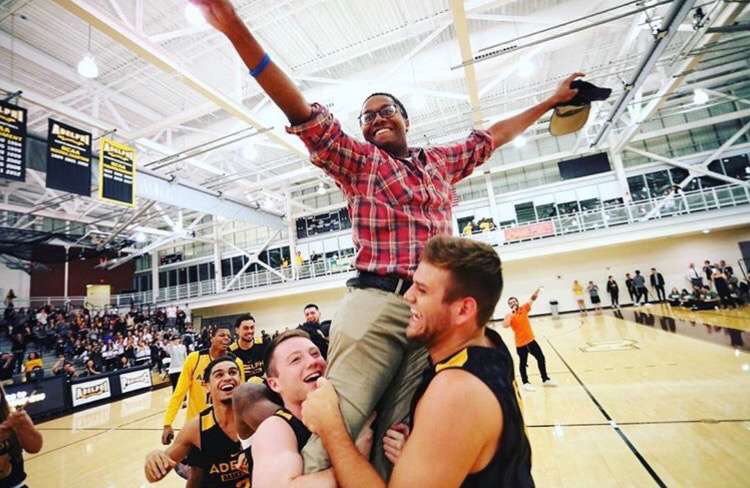 AdelphiU's tweet image. “Adelphi was an unforgettable four year experience. I made friends that’ll last a lifetime and I'm leaving with real world opportunities. Always make the most of what is offered” - Justin Weekes ‘19 #AdelphiGrad2019 #HumansofAdelphi