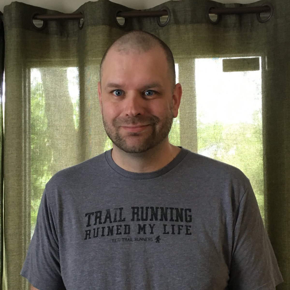 lilmunchkinbutt's tweet photo. It must be race time!  Hubs has his shirt ready! 😂 Getting excited for The Possum 50K!  Love @PossumRaces and all they do for the Delaware Special Olympics.  #ultrarunning #trailrunning #50K #100milertraining #bibchat https://t.co/grdHNxU1dD