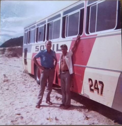 SOGIL_Oficial's tweet photo. #FotoDeCliente 📸❤👴🏼
Registros enviados pela cliente Angélica Souza, do seu avô José Ignácio, que trabalhou de 1966 até 1986 na #SOGIL. Segundo ela, o seu avô era apaixonado por sua profissão de motorista.
- Foto PB: primeiro da direita para esquerda.
- Foto COLOR: camisa azul. https://t.co/PdsCj2Eo38