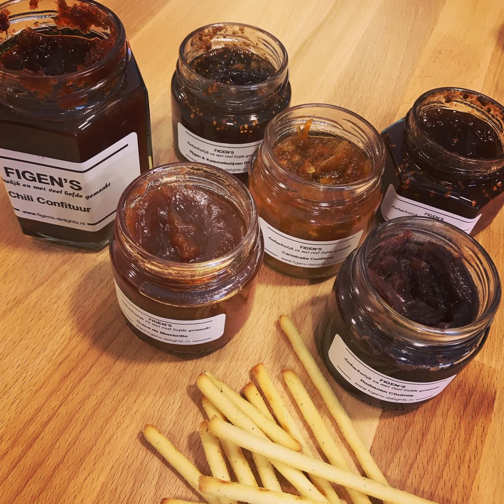Hmmmm tijd voor iets lekkers❤️ Kom jij ook proeven hoe heerlijk de natuurlijke (bio) smaakmakers van @figensdelights zijn? Heerlijk ook bij een kaasplankje. Komt het even goed uit dat het weekend voor de deur staat. Lekker wijntje er bij en genieten. #smaakmakers #bio #koken
