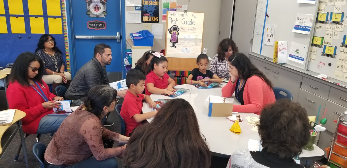 LisaForehand's tweet photo. Kudos to our teachers opening up their Guided Reading practices for their colleagues. Our final day with our literacy coaches. #dreamteam #wealllearntogether #everychildreads @KellyMJohnson27 @lappsdsu @hmartinez39 https://t.co/7naE2XQmSs
