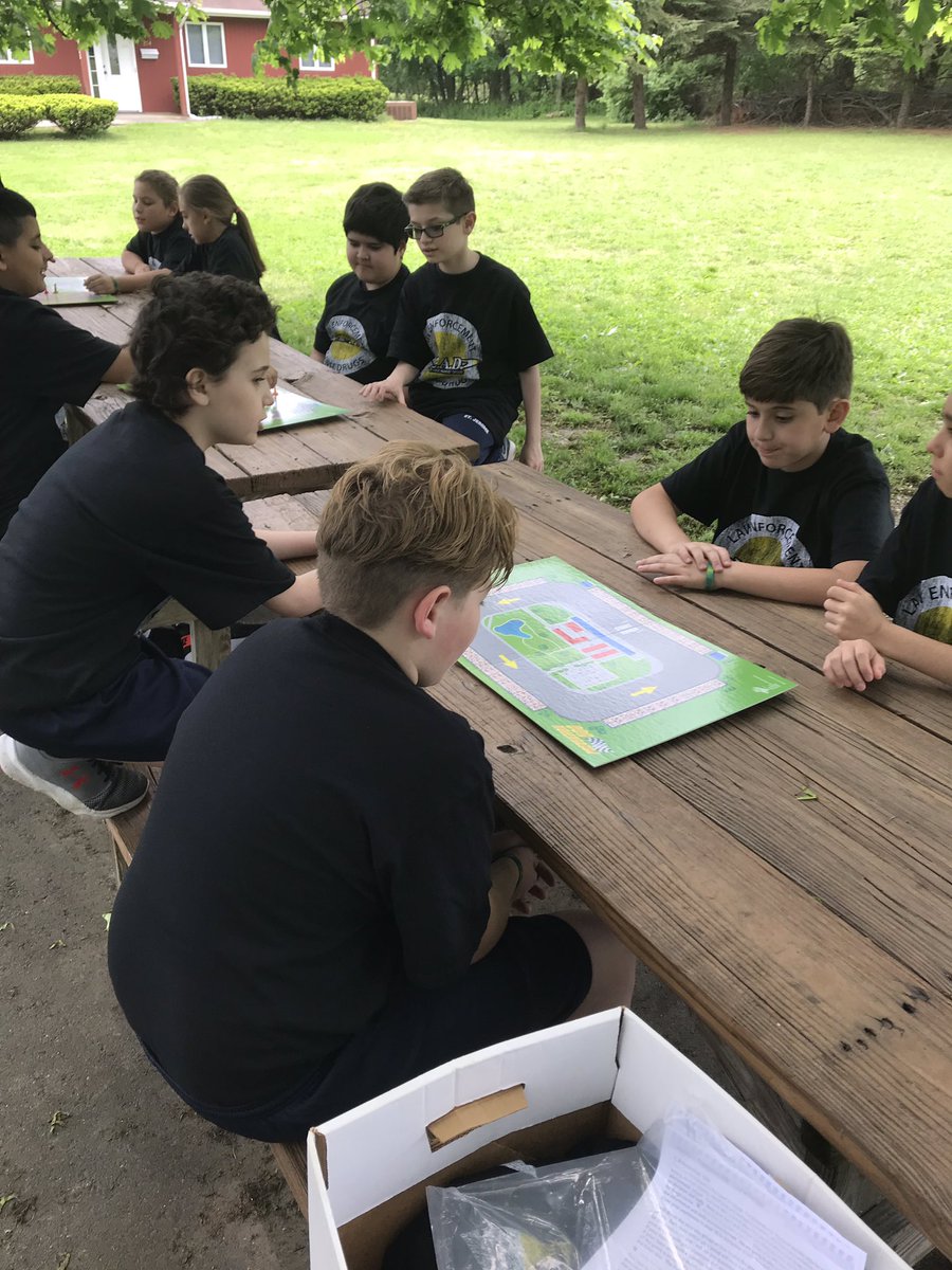 MsLaufenberg's tweet photo. Activities at L.E.A.D. Graduation! #fifthgrade #sjs #LEAD https://t.co/L4Cxc2ozs9