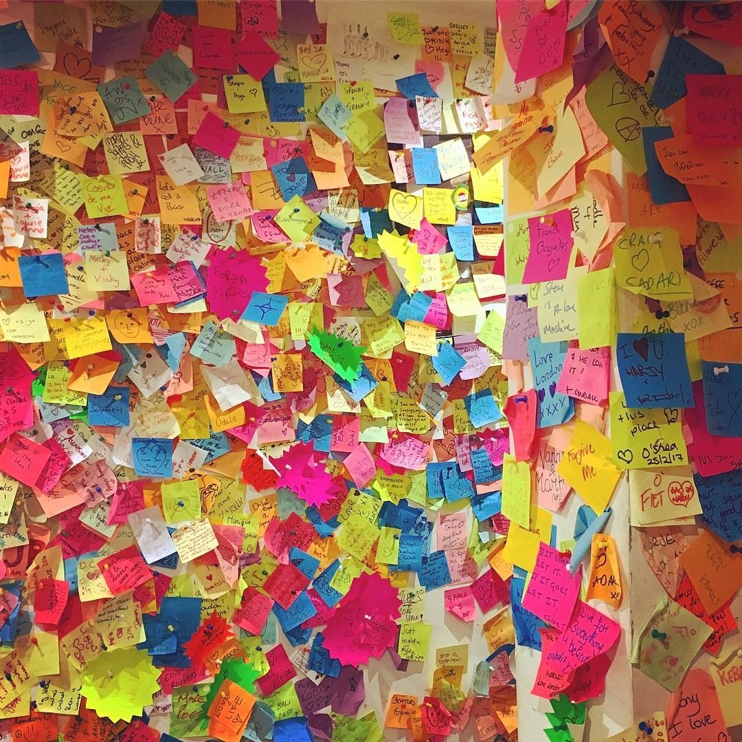 myplacesoho's tweet photo. Ever changing ❤️ Reposted from @orlaghmcdonagh -  The writing's on the wall! 📌 #postitnotes #nailedtothewall #london #quirky #basementfun #colourrun https://t.co/p7jiNxhifg