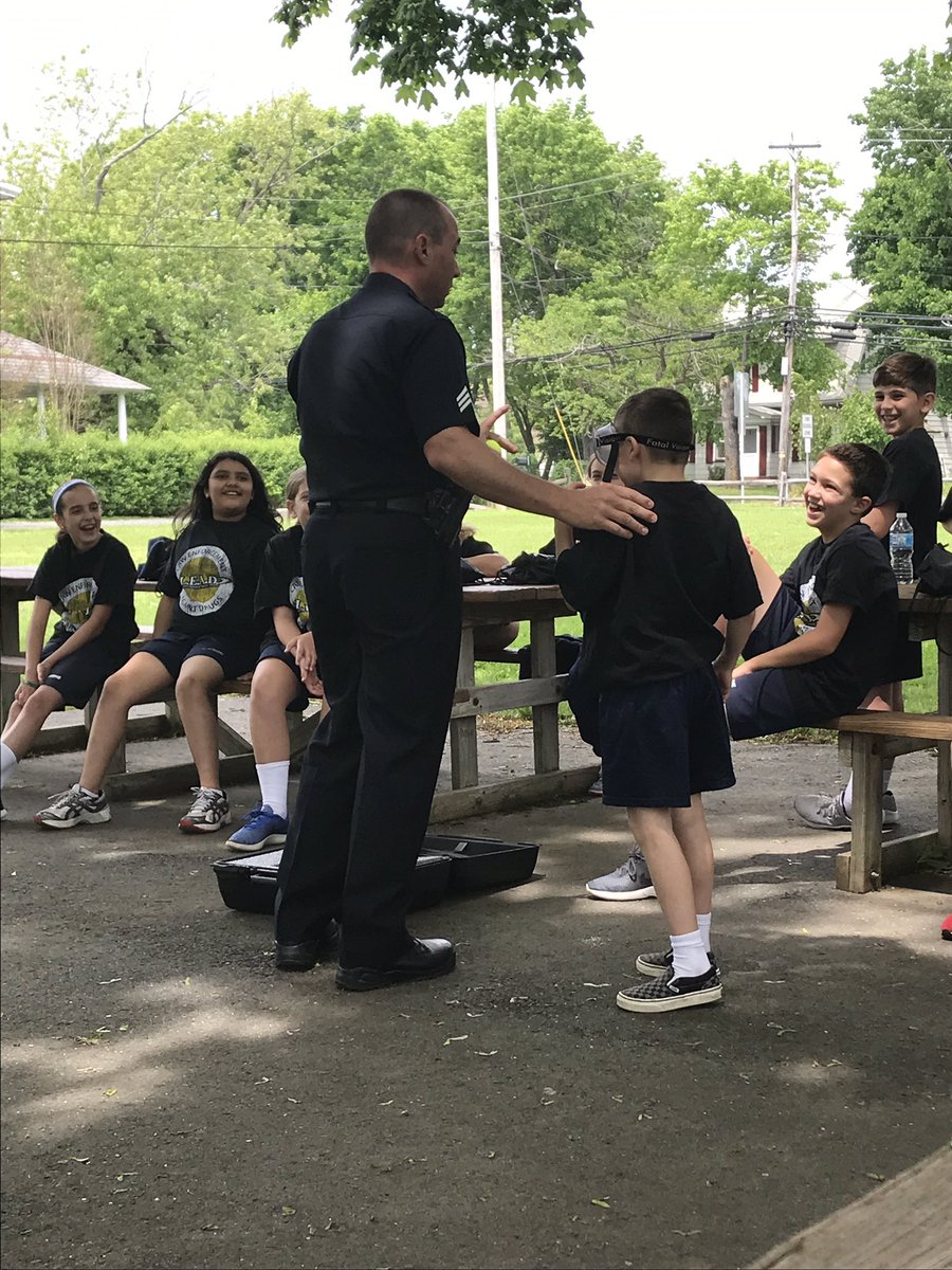 MsLaufenberg's tweet photo. More pictures on this beautiful day with fifth grade! #congratulations #fifthgrade https://t.co/BzmCpmHFTH