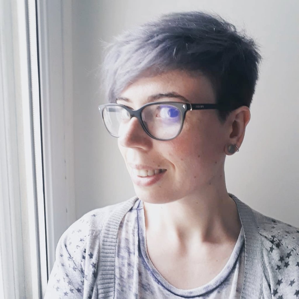 rosengirl's tweet image. Relooking complete! Yoongi I&apos;m coming for you #silverpurple #undercut #concertlook