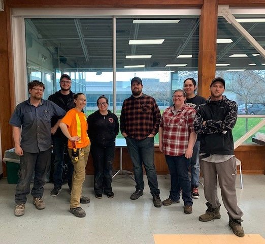 La première réunion officielle du comité jeunesse EVOLVE s'est tenue à la section locale 67 de l'AU à Hamilton. Nous sommes #AUFiers de voir les jeunes membres s’impliquer pour nous inspirer!

#InspirationJeunesse #DirectionJeunesse #ForceSyndicale #ForceOuvrière #AUFierté