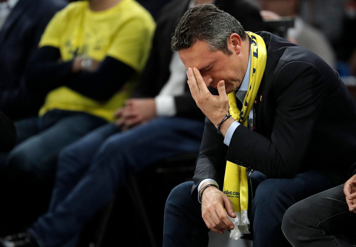 Etme bulma dünyası sayin Koç abim dedigin başkanım dedigin Aziz Yıldırıma ihanet edersen Allah yanina bırakmaz o basin hiç yerden kalkmaz önce futbolda rezil oldun simdide basketbolda