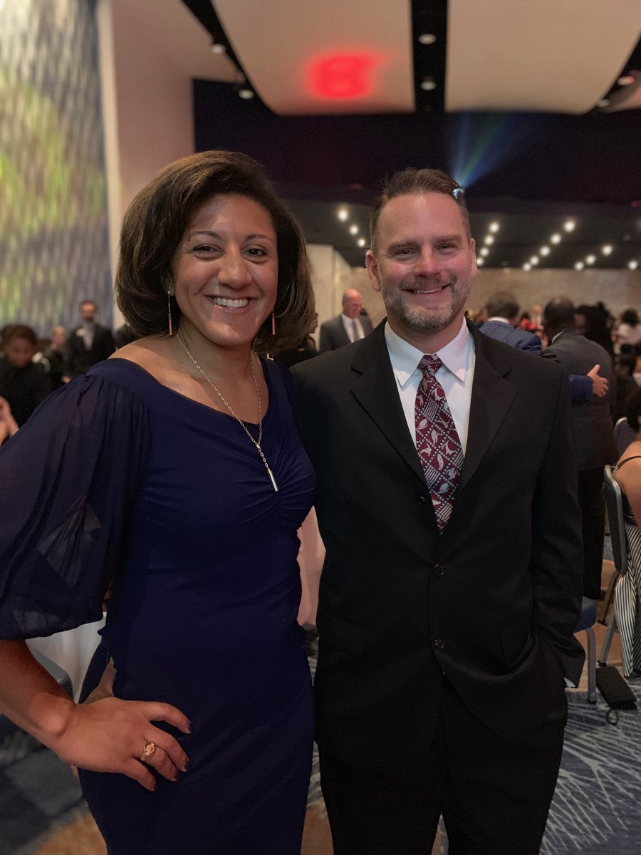 USABS's tweet photo. Is there anything she can't do!? @eamslider24 was honored last night by the National Center for Civil and Human Rights at the 5th Annual #PowertoInspire tribute dinner. We are so proud of her and all of her accomplishments on and off the ice! https://t.co/OAsCgTTVXZ