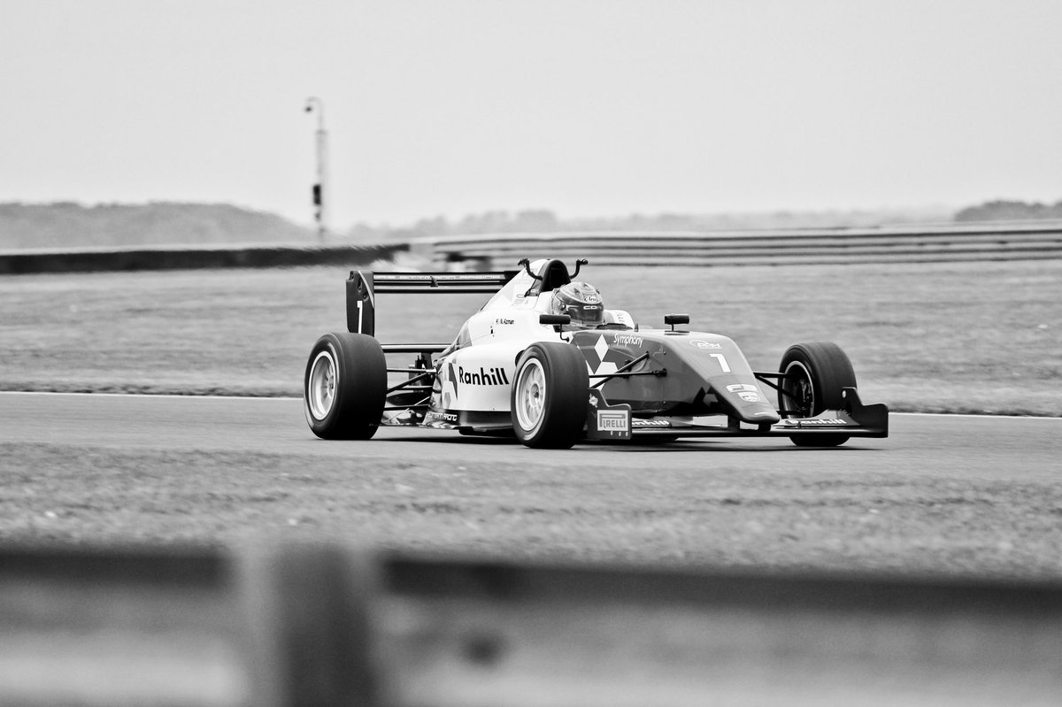 Enjoying it more and more 😆
#BritishF3 #racing #prandcommunications