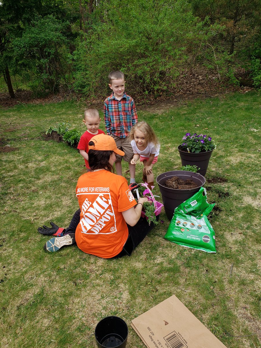 Courtney engaging the kiddos in planting. #TeamDepot #ChooseToServe #SpringInToService #GiveBack @CourtneyPartee @HDmorrissey @JanaVugteveen @bobsaniga