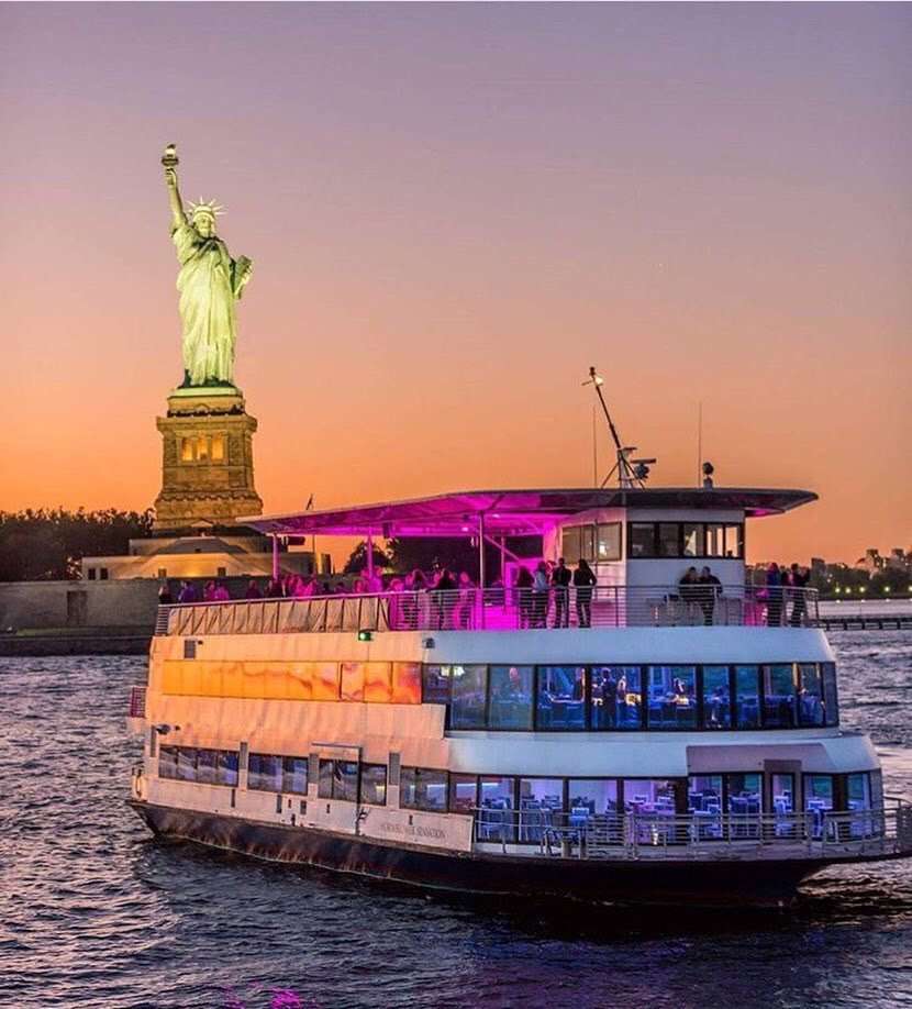 innsidenewyork's tweet photo. Let's get this weekend party started in NYC! Check out the 3.5 hour "Rock the Yacht" events with @hornblowerny.
#rocktheyacht #nyc #nychappenings #worktripping https://t.co/YcCKHLTJDM