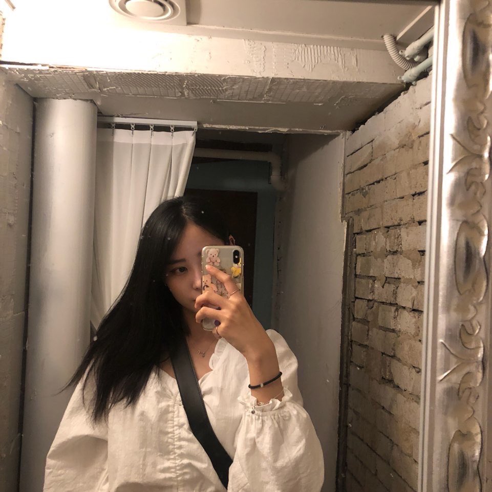 GYEONGWON_TH's tweet photo. [PIC] 190517 ยูยูมาลงรูปด้วยค่ะ ไปเชียร์โรโรมาเนอะ☺️ https://t.co/YJMwohnl1a